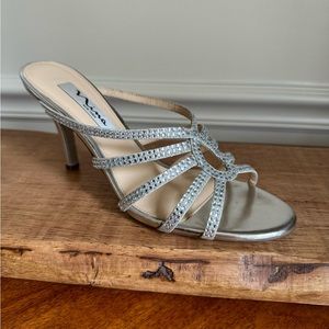 💐$5 NINA Silver Rhinestone Slip On 3.5" Special Occasion Dress Heels Sz 7